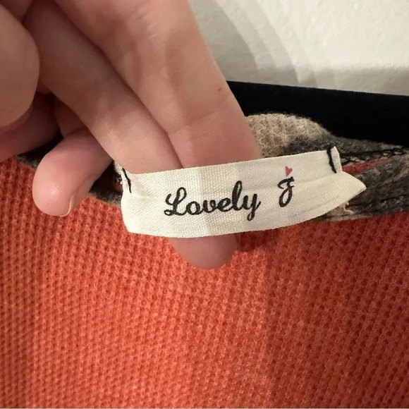 Lovely J Women's Color Block Stripe and Cheetah Long Sleeve Top Size XL GUC - Picture 5 of 8